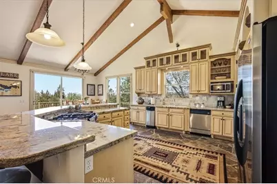 27920 Matterhorn, Lake Arrowhead, CA 92352 - Photo 9