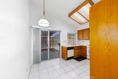 16880 Glennaire Avenue, Victorville, CA 92395 - Photo 9