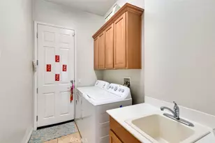 14545 Dalebrook Dr, Eastvale, CA 92880 - Photo 25