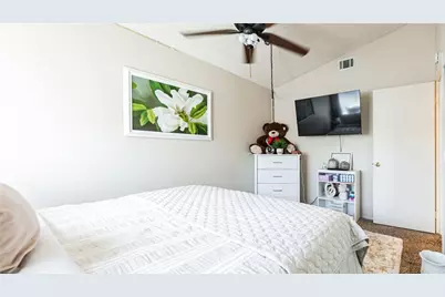 12450 Silverwood Lane, Victorville, CA 92395 - Photo 15