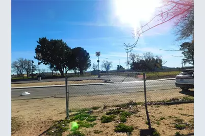 26933 John, Boron, CA 93516 - Photo 5