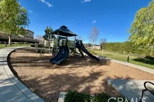 21709 Bene Dr, Saugus, CA 91350 - Photo 27