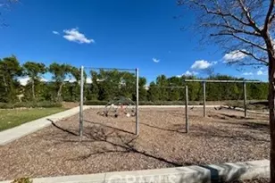 21709 Bene Dr, Saugus, CA 91350 - Photo 29