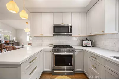 3652 Valleybrink, Los Angeles, CA 90039 - Photo 11