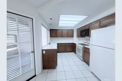 17 Rock Cliff Place, Phillips Ranch, CA 91766 - Photo 15