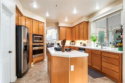 14834 Shetland Lane, Fontana, CA 92336 - Photo 9