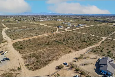 12350 Pueblo Trail, Victorville, CA 92392 - Photo 11