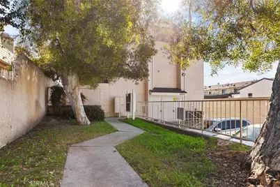 9200 Palm Street #6, Bellflower, CA 90706 - Photo 21