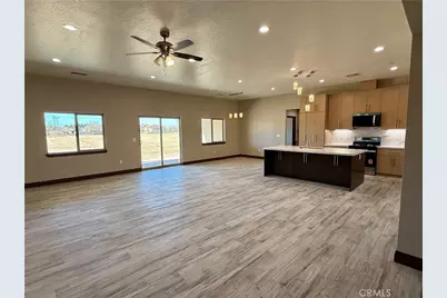 10466 10th Avenue, Hesperia, CA 92345 - Photo 5