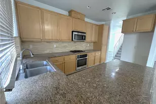 8240 Chamberlain Ln, Reseda, CA 91335 - Photo 9