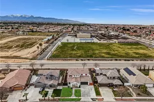 8424 Hoover Ct, Oak Hills, CA 92344 - Photo 37