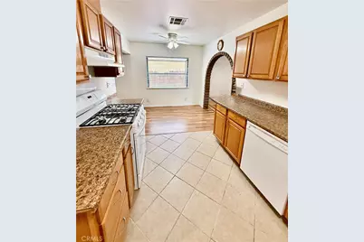 305 Beverly Avenue, Barstow, CA 92311 - Photo 7