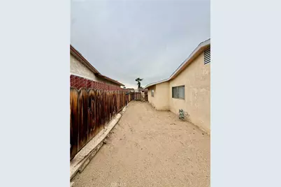 305 Beverly Avenue, Barstow, CA 92311 - Photo 23