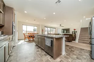 32813 Oakland, Winchester, CA 92596 - Photo 11