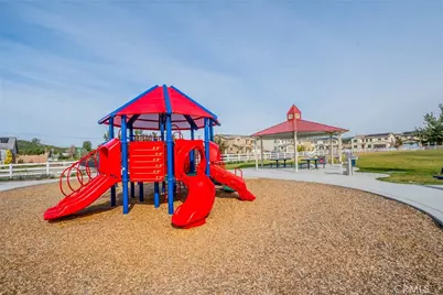 32813 Oakland, Winchester, CA 92596 - Photo 47