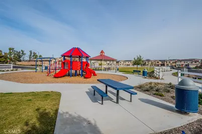 32813 Oakland, Winchester, CA 92596 - Photo 45