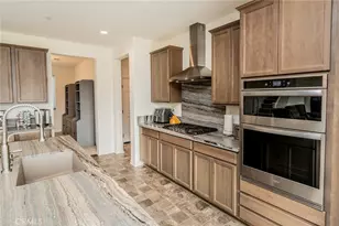 32813 Oakland, Winchester, CA 92596 - Photo 9