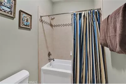 11885 Lamplighter, Oak Hills, CA 92344 - Photo 31