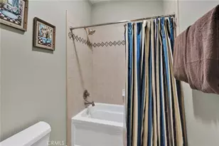 11885 Lamplighter, Oak Hills, CA 92344 - Photo 31