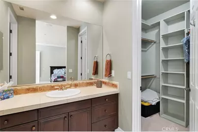 11885 Lamplighter, Oak Hills, CA 92344 - Photo 43