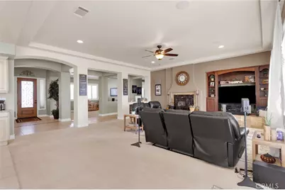 11885 Lamplighter, Oak Hills, CA 92344 - Photo 15