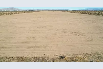 7 Jonathan St, Adelanto, CA 92301 - Photo 5