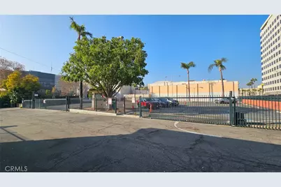 401 W 4th Street, San Bernardino, CA 92401 - Photo 53