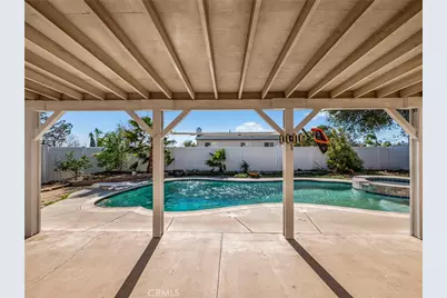 2425 Hyatt, San Bernardino, CA 92407 - Photo 3