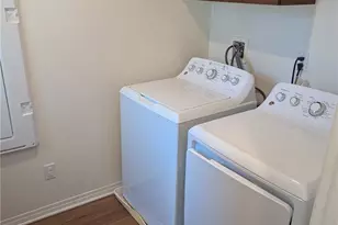 8667 Autumn Path St, Chino, CA 91708 - Photo 23