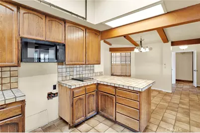 17800 Cresta Blanca Drive, Victorville, CA 92395 - Photo 17