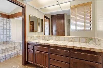 17800 Cresta Blanca Drive, Victorville, CA 92395 - Photo 33