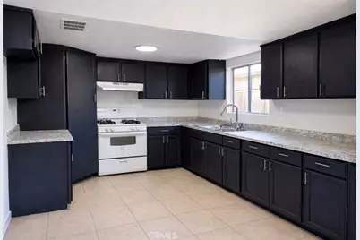 16476 Olive, Hesperia, CA 92345 - Photo 3