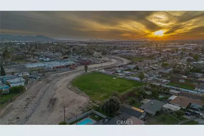 25604 Walker, San Bernardino, CA 92404 - Photo 5