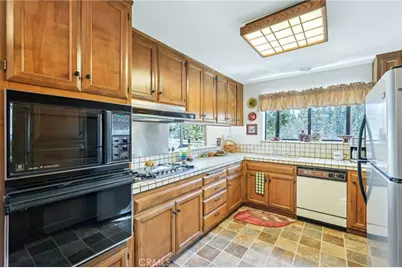 27403 Alpen Drive, Lake Arrowhead, CA 92352 - Photo 11