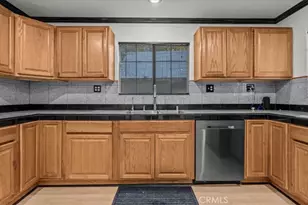 23698 Scenic Dr, Crestline, CA 92325 - Photo 17