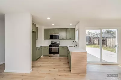 3048 Strassbourg Drive, Riverside, CA 92504 - Photo 7