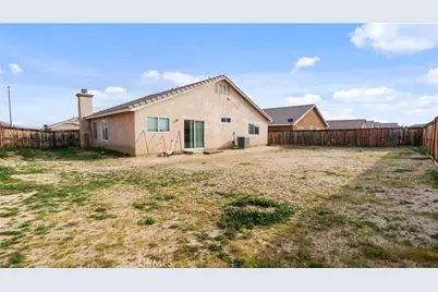 15460 Guava, Victorville, CA 92394 - Photo 3