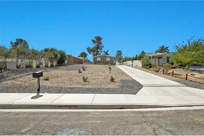 13984 Victoria Dr, Victorville, CA 92395 - Photo 3