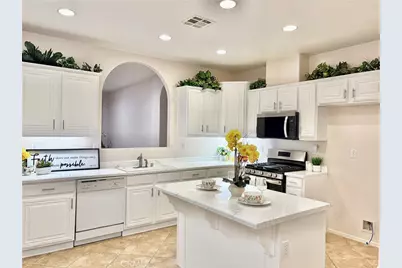 13953 Tawney Ridge Ln, Victorville, CA 92394 - Photo 7