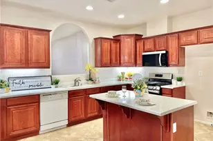 13953 Tawney Ridge Ln, Victorville, CA 92394 - Photo 9