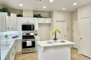 13953 Tawney Ridge Ln, Victorville, CA 92394 - Photo 9