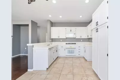 12962 Tehachapi Street, Hesperia, CA 92344 - Photo 11