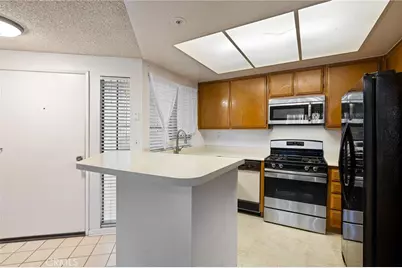 1783 Shady Oaks Court, Azusa, CA 91702 - Photo 7