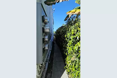 2546 S Bronson, Los Angeles, CA 90018 - Photo 9