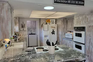 21535 Pine Ridge, Apple Valley, CA 92307 - Photo 11