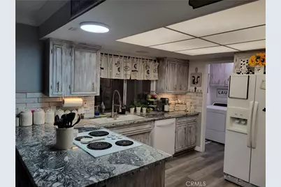 21535 Pine Ridge, Apple Valley, CA 92307 - Photo 11