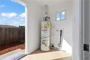 605 W 1st, Azusa, CA 91702 - Photo 25