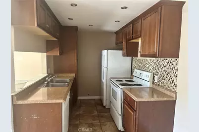 1735 E Washington #G11, Colton, CA 92324 - Photo 7