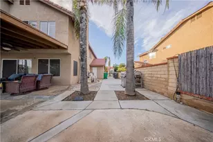 17102 Whispering Brook, Riverside, CA 92503 - Photo 25