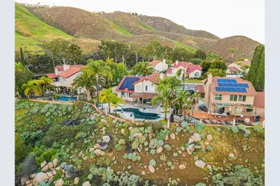 17102 Whispering Brook, Riverside, CA 92503 - Photo 9